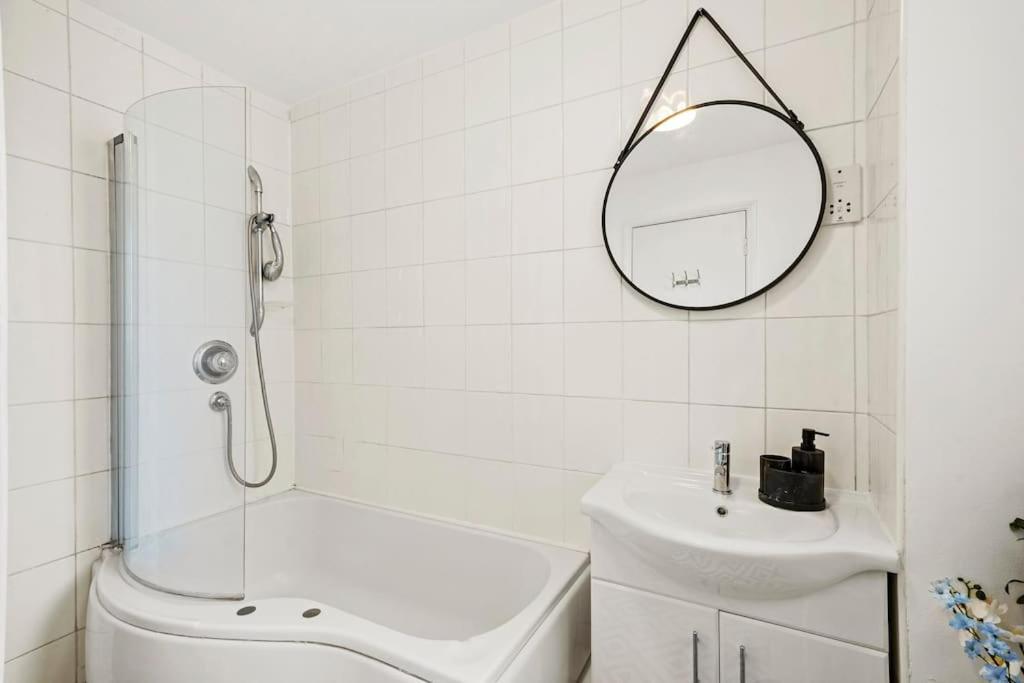 Cosy Apartment 5 Guests 3 Beds 1 Sofa Bed Lewisham Londra Exterior foto